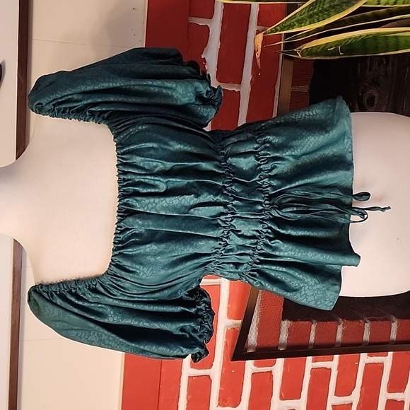 NSR green puff sleeve peplum top size M - Picture 2 of 4